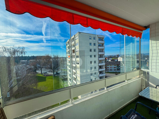TOP GELEGEN MIT AUSSICHT VOM BALKON AUF BODENSEE