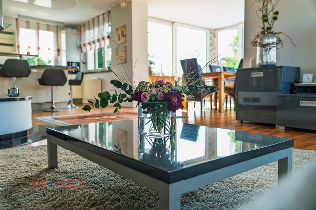 Exklusive Wohlfühloase – Elegantes Haus mit
Gartenidylle