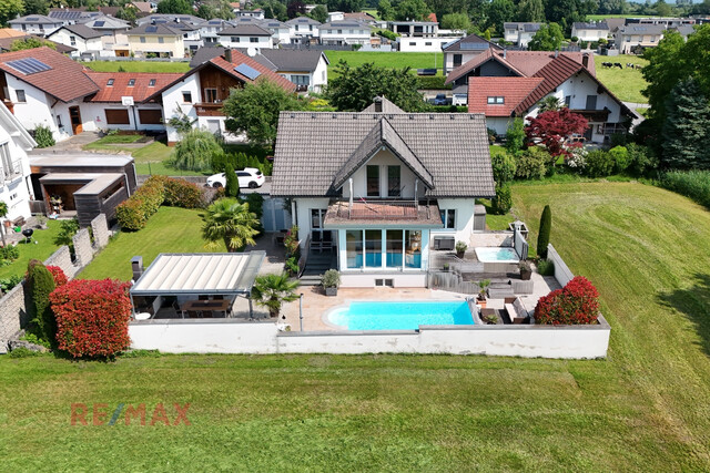 Exklusive Wohlfühloase – Elegantes Haus mit
Gartenidylle