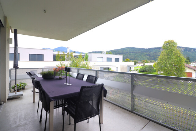 Feldkirch-Altenstadt: äußerst gepflegte Wohnung mit geräumiger Terrasse und 2 Tiefgaragen-Plätzen