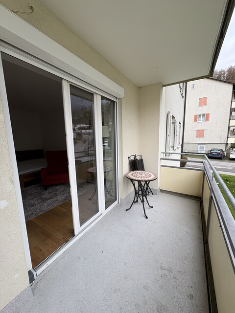 WG-Zimmer mit eigenem Bad und Gemeinschaftsküche