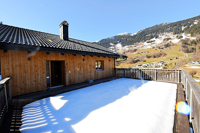 Alpiner Wohntraum: Helle 4- Zimmer Wohnung mit großer Terrasse