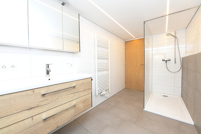 Alpiner Wohntraum: Helle 4- Zimmer Wohnung mit großer Terrasse