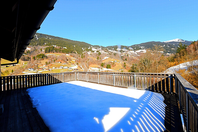 Alpiner Wohntraum: Helle 4- Zimmer Wohnung mit großer Terrasse