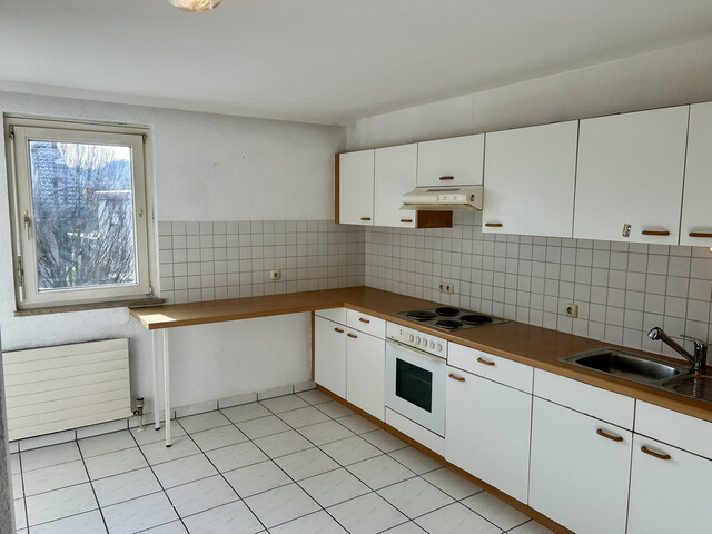 Geräumige Wohnung mit Balkon, Abstellraum und Keller zur Miete