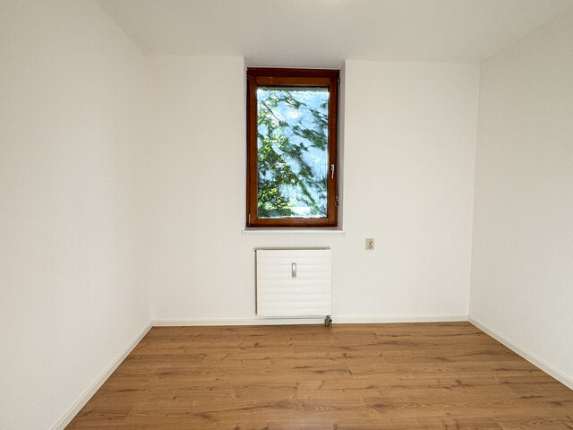 Sonnige 4,5 Zimmer-Wohnung mit schöner Terrasse und traumhaftem Bergblick!