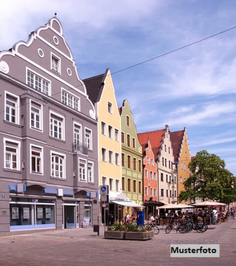 +++ U-förmiges Wohn- und Geschäftshaus mit Terrasse +++