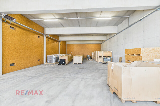 Lagerhalle in bester Lage mit direkter Anbindung an die A14