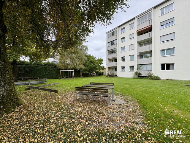 Modernisierte 4-Zimmer-Wohnung mit Balkon & Garage