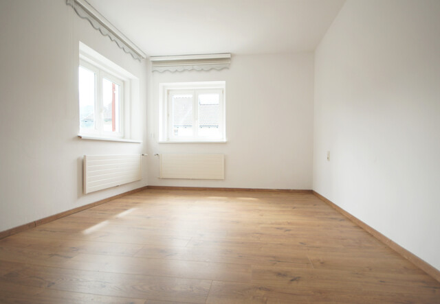Geräumige provisionsfreie Wohnung mit Balkon !