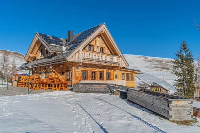 Neuwertiges Chalet Dorf mit Alm-Gasthof in bester Lage am Falkert - direkt neben der "Heidi-Alm"