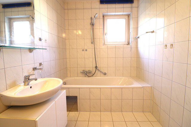 Gepflegte 3-Zimmer-Wohnung mit Eigengarten, Garagenbox & Keller in Feldkirch-Tisis