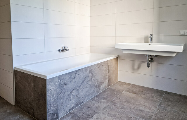 Neubau! Hochwertig ausgestattete 4-Zimmer-Wohnung im Grünen mit großer Süd-West-Terrasse