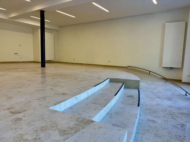 Attraktives Geschäftslokal am Schlossplatz