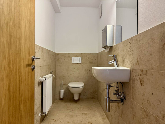 Attraktives Geschäftslokal am Schlossplatz