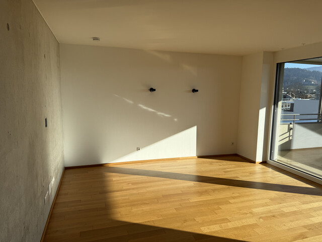 Moderne 3-Zimmer-Wohnung im Dachgeschoss inkl. 2 TG-Plätzen