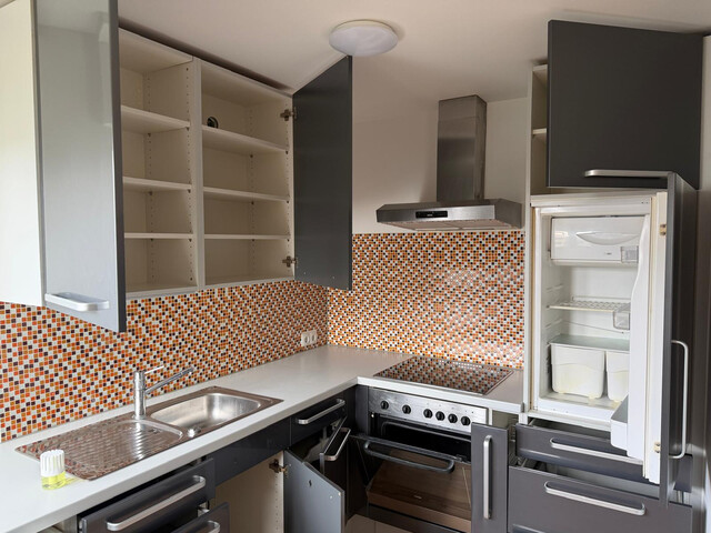 Grosszügige 2-Zi-Wohnung im 2ten Stock zu verkaufen!