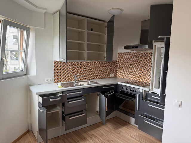 Grosszügige 2-Zi-Wohnung im 2ten Stock zu verkaufen!