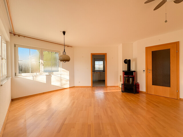 Renovierungsbedürftiges Einfamilienhaus mit Potenzial in sonniger Lage