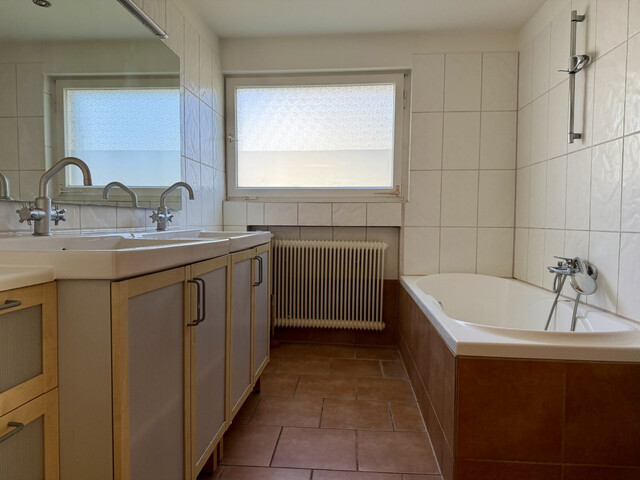 Generationenhaus in sehr guter Wohnlage