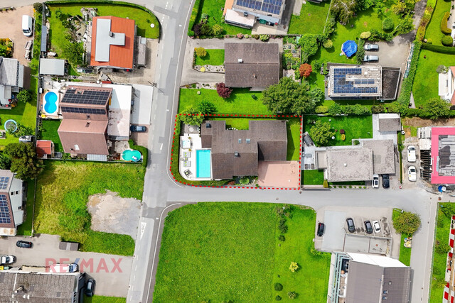 Elegantes Wohnidyll mit Swimmingpool & großer Terrasse – Ihr großzügiges Traumhaus in Lauterach