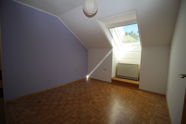 Bestens eingeteile 4 Zimmer-Dachgeschoßwohnung  inkl. Tiefgarage - provisionsfrei