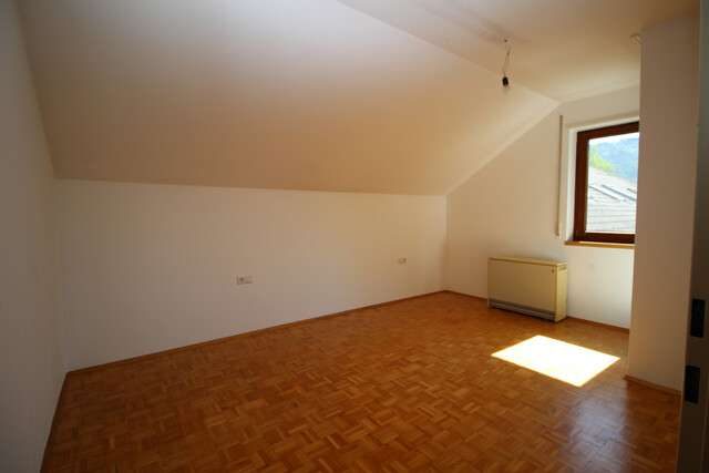 Bestens eingeteile 4 Zimmer-Dachgeschoßwohnung  inkl. Tiefgarage - provisionsfrei