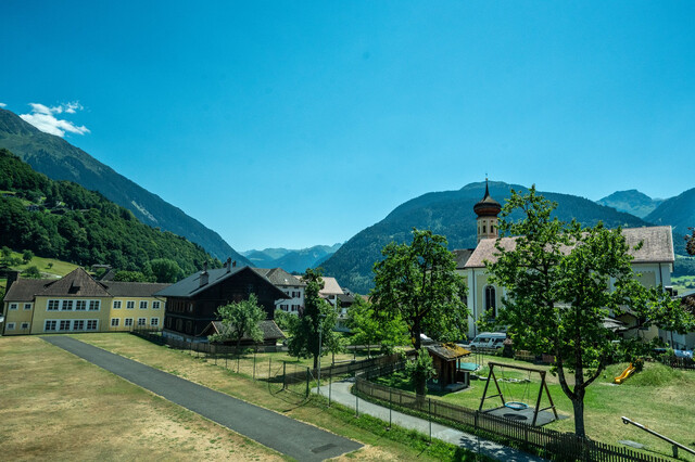 Saniertes Reihenhaus mit Bergblick · Garten · Terrasse – im Ortskern Schruns, 2 Min. zum Kirchplatz