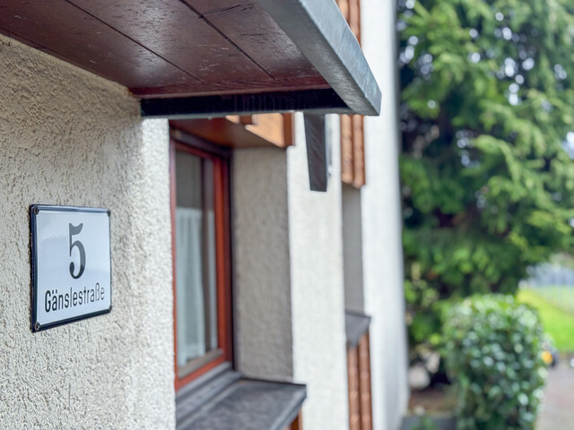 Geräumige 4,5-Zimmer-Wohnung mit großem Balkon & Tiefgarage 