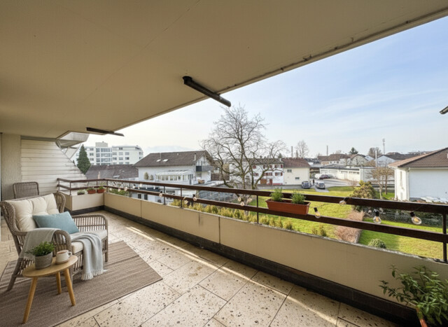 Geräumige 4,5-Zimmer-Wohnung mit großem Balkon & Tiefgarage 