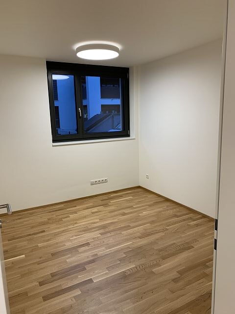 Stadtnahes Büro / Ordination in Neubau mit Garage, Balkon & Keller!