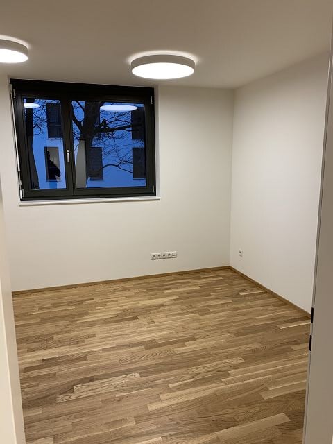 Stadtnahes Büro / Ordination in Neubau mit Garage, Balkon & Keller!