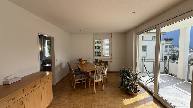 4,5-Zimmer-Wohnung mit Balkon in Grünlage - provisonsfrei