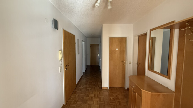 4,5-Zimmer-Wohnung mit Balkon in Grünlage - provisonsfrei