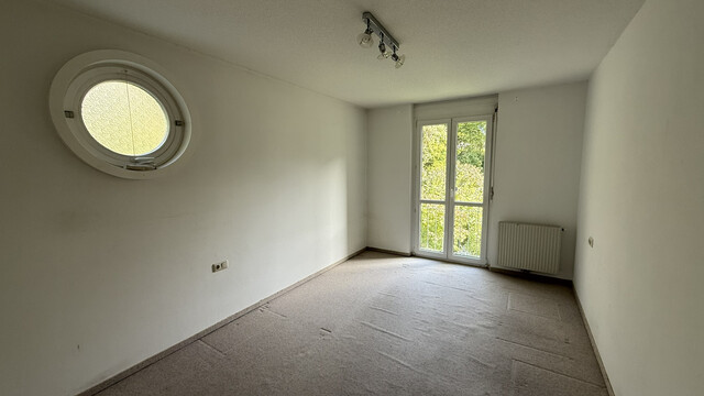 4,5-Zimmer-Wohnung mit Balkon in Grünlage - provisonsfrei