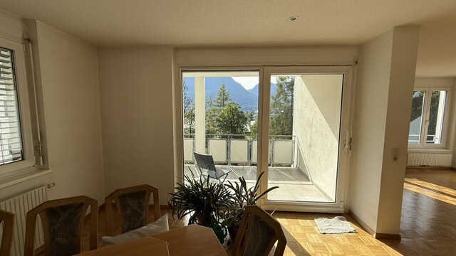 4,5-Zimmer-Wohnung mit Balkon in Grünlage - provisonsfrei