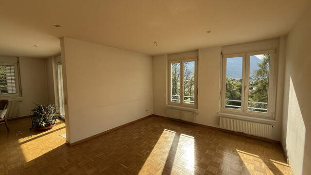 4,5-Zimmer-Wohnung mit Balkon in Grünlage - provisonsfrei