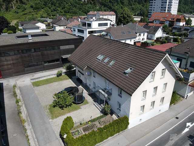 Mehrfamilienhaus mit drei Wohneinheiten, Garten und vielseitigem Entwicklungspotenzial!