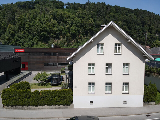Mehrfamilienhaus mit drei Wohneinheiten, Garten und vielseitigem Entwicklungspotenzial!