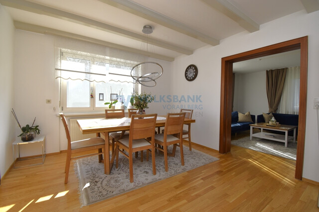 Toll aufgeteilte und lichtdurchflutete Wohnung in Hohenems!