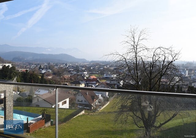 Eleganz trifft Natur: Luxuswohnung mit Panoramablick und erstklassiger Ausstattung