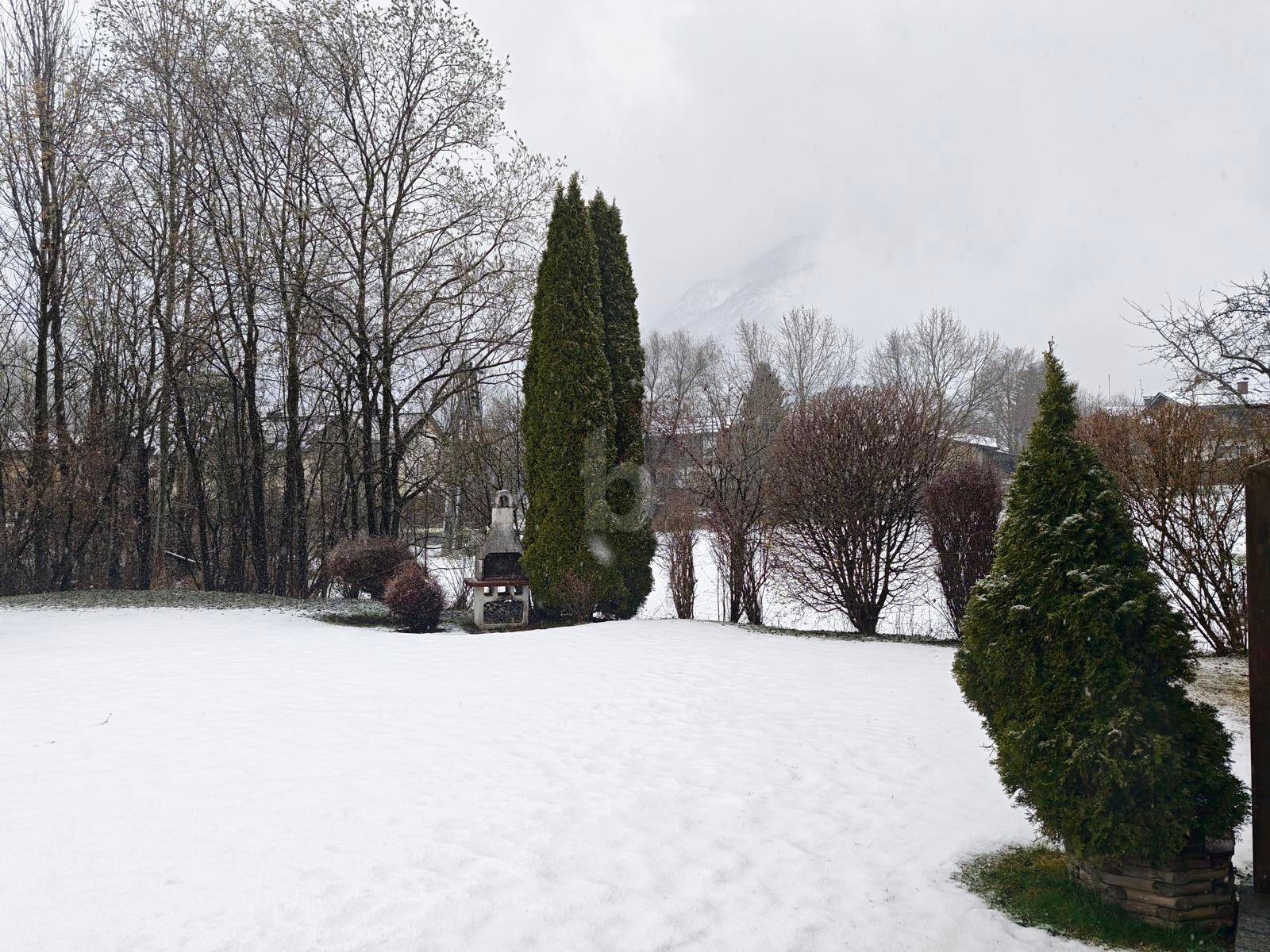 SONNIG UND ZENTRAL, PERFEKTES GRUNDSTÜCK ZUR VERWIRKLICHUNG DES EIGENEN WOHNTRAUMS!