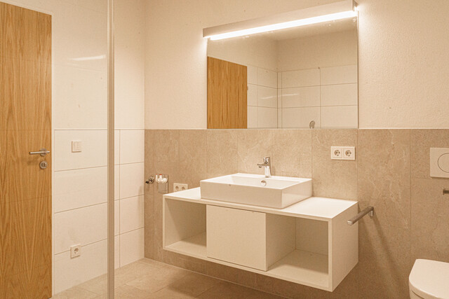 Moderne, hochwertige 4-Zimmer-Gartenwohnung in zentraler Lage