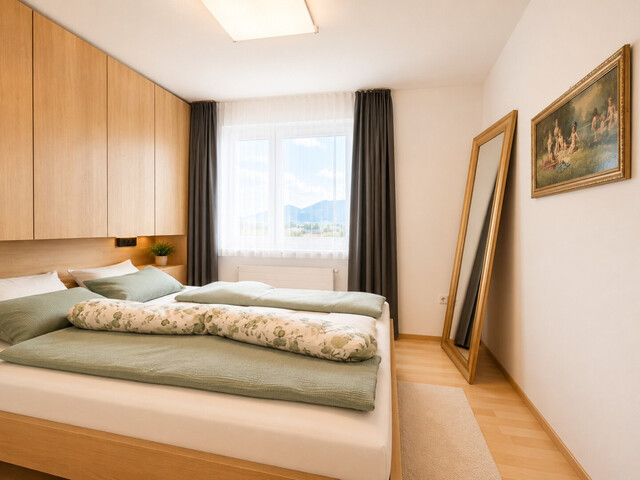Wohnen mit Aussicht – Stilvolle 4,5-Zimmer-Dachgeschosswohnung in begehrter Ruhelage von Hard