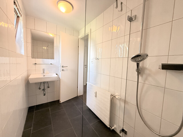 VERGEBEN ... ab sofort - helle 2-Zimmer-Wohnung in Zweifamilienhaus mit Garten zu vermieten