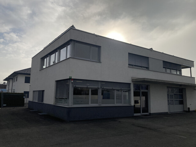neuwertiges Büro am Orteingang von Lauterach
