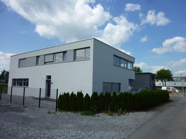 neuwertiges Büro am Orteingang von Lauterach