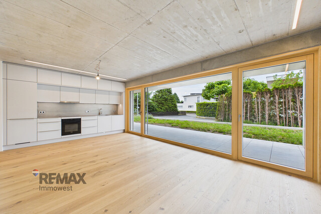 Moderne 3-Zimmer-Erstbezugswohnung mit privatem Garten, großen Fensterfronten und viel Tageslicht