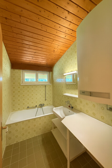 Dachgeschoss mit zwei Balkonen & zwei Stellplätzen 