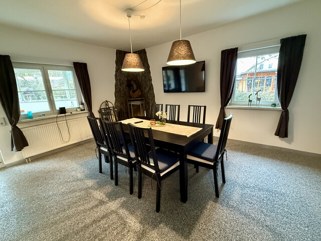 Frisch saniertes, familienfreundliches Wohnhaus inkl. großer Garage mit Hebebühne in guter Lage in Meiningen! 